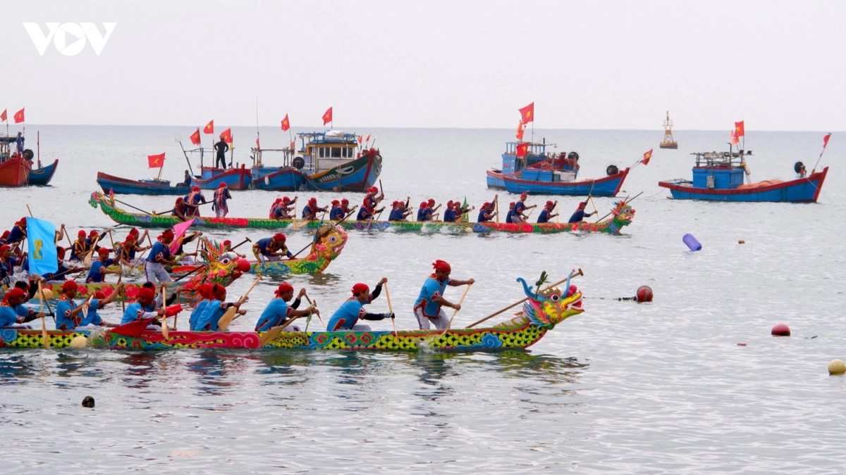 Giải đua thuyền truyền thống Tứ linh