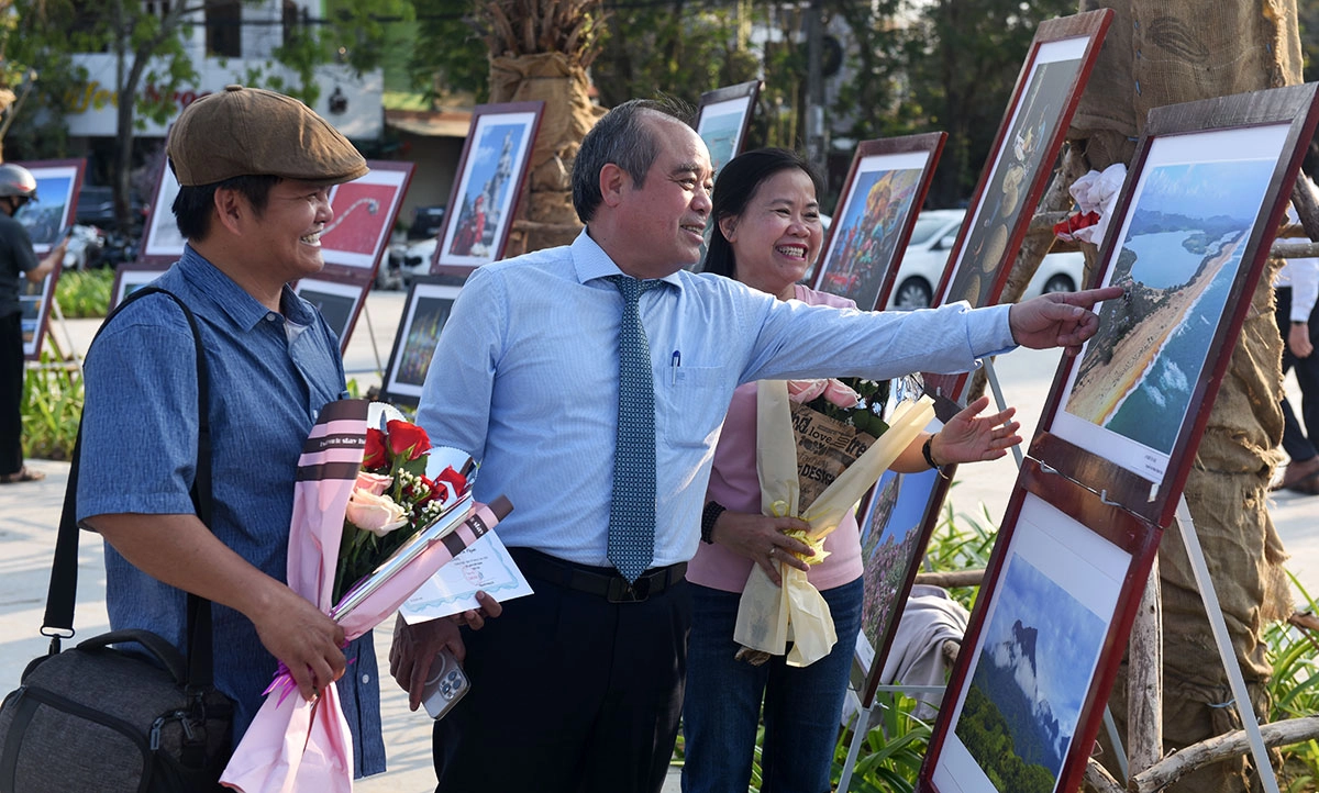 Triển lãm "Quảng Ngãi - Ký ức và Hiện tại"