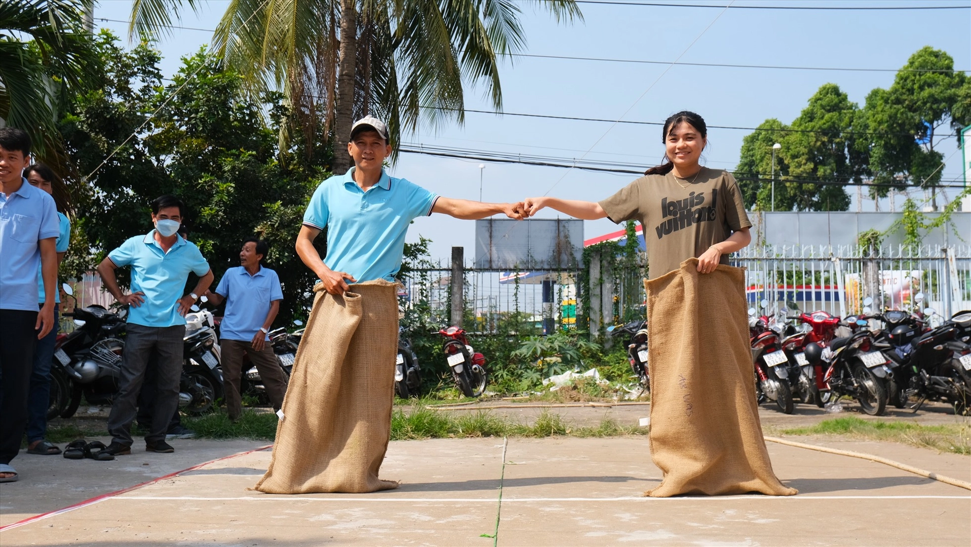 Hội thi thể thao dân gian