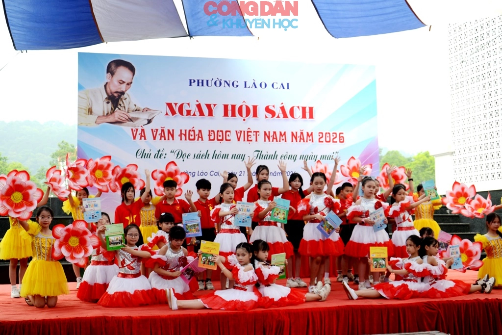 Triển lãm “Lào Cai qua những trang sách”