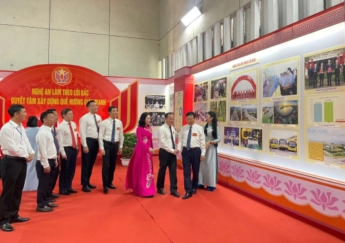 Triển lãm "Đất và người Nghệ An"